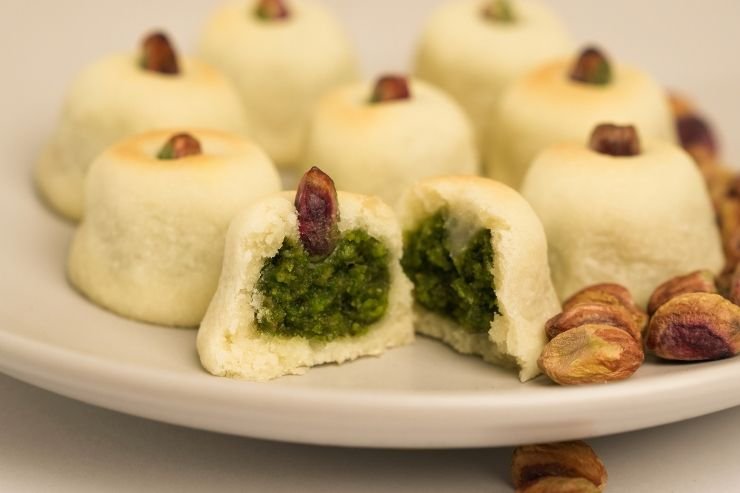 premium quality ghraybeh, naturally sweet kaek, pistachio, pistachio kaek, pistachio kaek ajwa, Kaek Blady, vegan-friendly snack, healthy snack